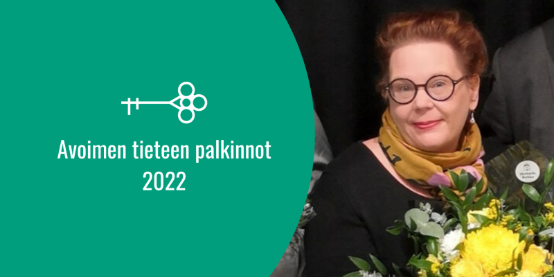 Kuva Susanna Nykyristä kukkakimpun kanssa. Teksti: Avoimen tieteen palkinnot 2022