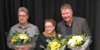 Palkintojen vastaanottajat Matti Maltamo, Susanna Nykyri ja Sami Borg.